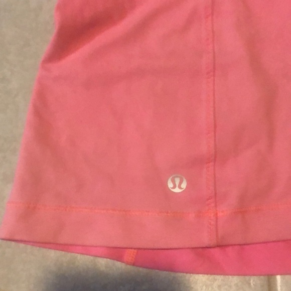 Lululemon Athletica scoop neck workout too Fitted - Picture 3 of 5